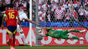 欧洲杯集锦-西班牙3-0克罗地亚 亚马尔助攻罗德里争议黄点