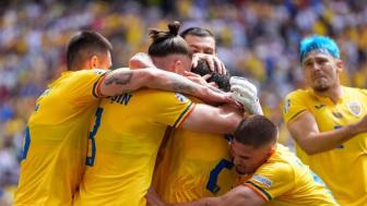 欧洲杯集锦-罗马尼亚3-0完胜乌克兰 中超旧将斯坦丘穿云箭卢宁送礼