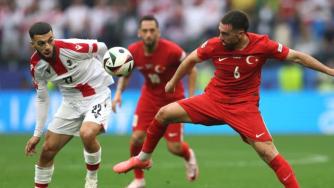 欧洲杯-对攻大战！19岁居勒尔首秀惊艳世界波 土耳其3-1格鲁吉亚