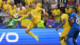 欧洲杯集锦-1-1携手晋级！罗马尼亚小组头名时隔24年再出线，斯洛伐克第三