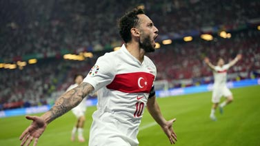 欧洲杯集锦-第二出线！土耳其2-1十人捷克 土耳其将战奥地利 捷克垫底出局